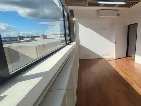 Oficina 2 ambientes con 2 baños