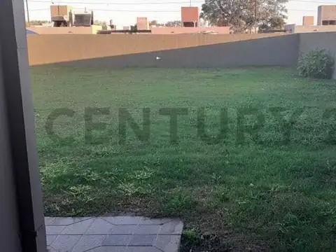 Casa 6 ambientes con 1 baño