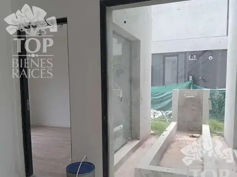 Casa 5 ambientes con 4 baños