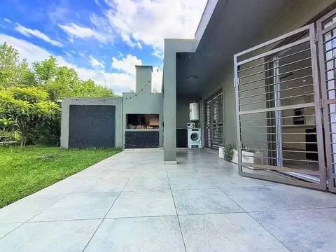 Casa 3 ambientes con 2 baños