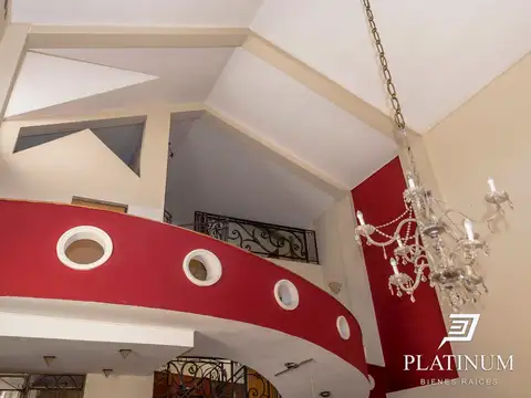 VENTA Casa En Grand Bourg 4 Dormitorios C/ Piscina Excelente Ubicación 100