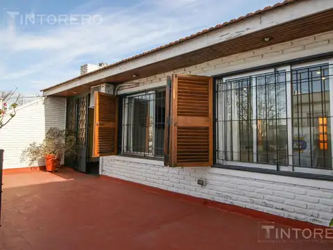 VENTA CASA 4 AMBIENTES EN SOLDATI CON PATIO, PARRILLA, TERRAZA Y COCHERA