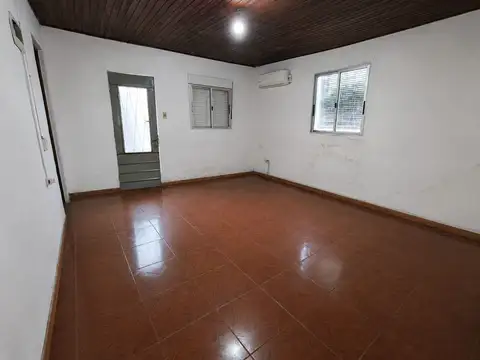 Casa en Alquiler con 1 cochera