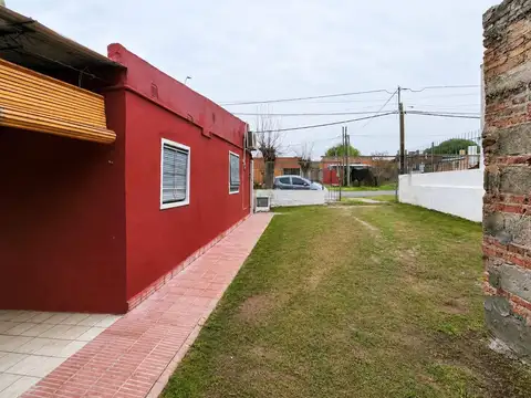 Casa 4 ambientes con 1 baño