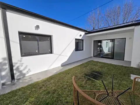 Depto Tipo Casa 3 ambientes con 2 baños