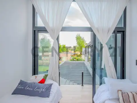 Casa 7 ambientes con 4 baños