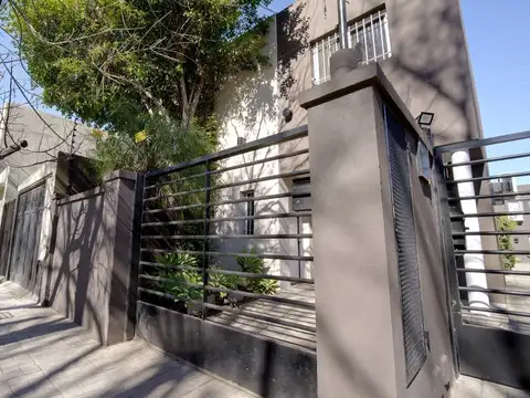VENTA DUPLEX 4 AMB VILLA ADELINA JARDIN COCHERA