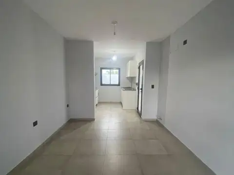 Casa venta en Colinas de Manantiales  2 Dormitorios con cochera y parrilla en patio