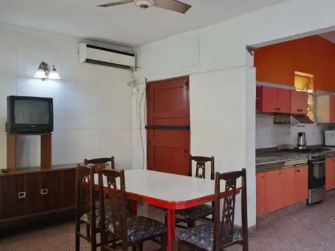Venta de casa 3 dorm. calle Presbitero Gorriti