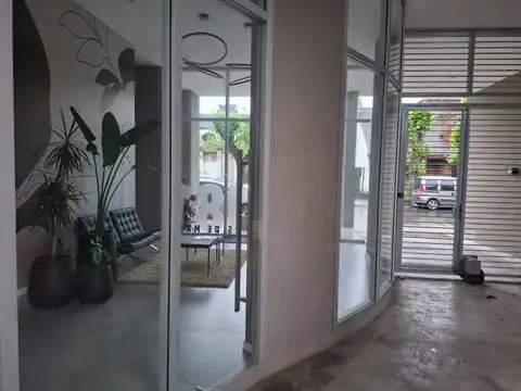 25 de Mayo 100, Piso 1