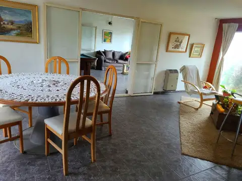 Casa 3 Dorm en venta Villa Los Aromos con Pileta