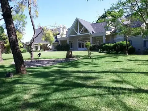 Saint Thomas Sur con Cinco Suites