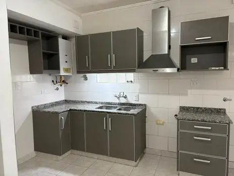 Avellaneda 4800 casa en PA ALQUILER