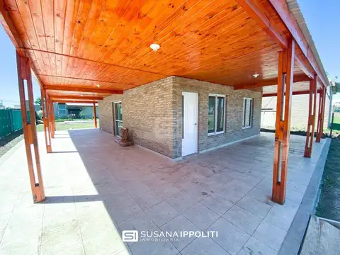 Casa en Alquiler con 1 cochera