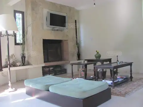 Fatima Calle Fonseca 900