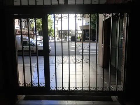 Venta Cochera sobre Avenida Montes de Oca