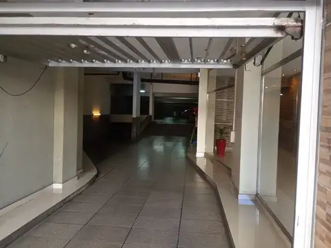 Venta Cochera sobre Avenida Montes de Oca