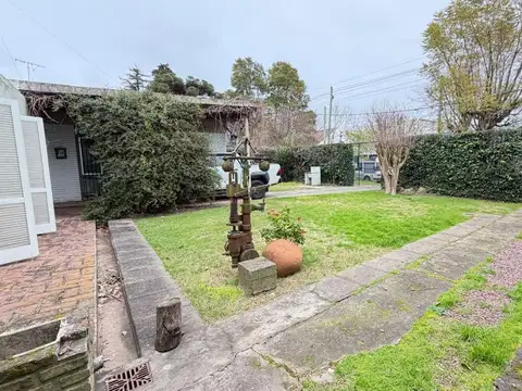Casa en Venta con 2 cocheras