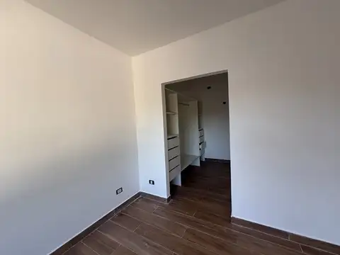 CASA DUPLEX BECCAR A ESTRENAR 4 AMB PILETA JARDIN