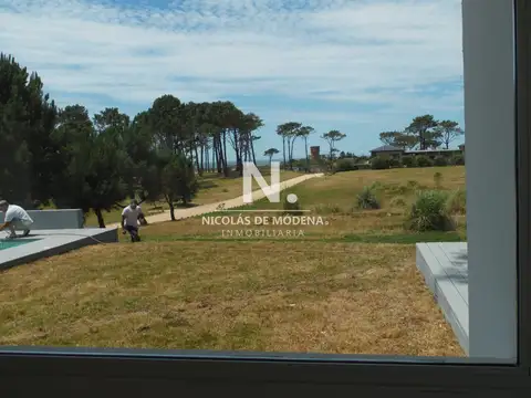 Casa 6 ambientes con 4 baños