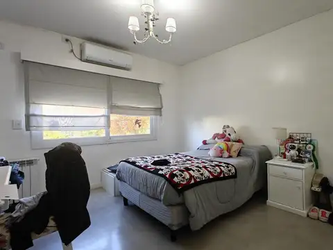 Casa 6 ambientes con 5 baños
