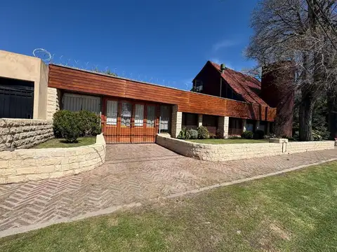 VENTA CHALET DE 6 AMBIENTES EN LA FLORIDA. MAR DEL PLATA