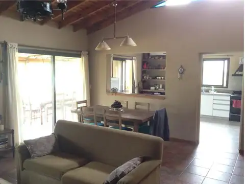 Casa 4 ambientes con 3 baños