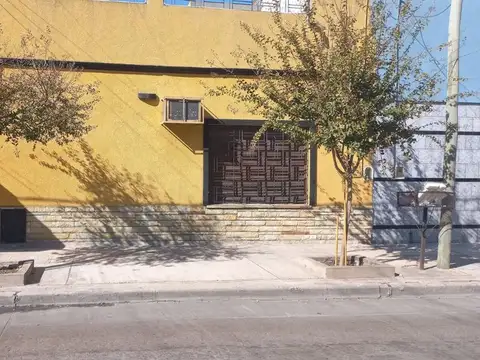 VENTA CASA 4 AMB MAS DEPTO 2 AMB V.ALSINA
