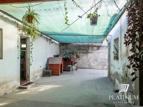 Casa en venta c/doble cochera y 2 hab. - B° Democracia, Salta - Zona Sudeste