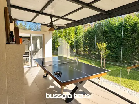 Casa 10 ambientes con 4 baños
