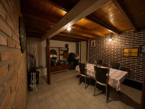 Depto Tipo Casa en Venta de 5 ambientes