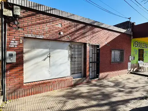 Casa 4 ambientes con 1 baño