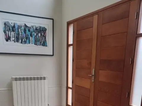 Casa en Venta con 4 cocheras