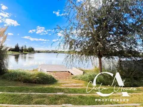 IMPECABLE CASA A LA LAGUNA SAN SEBASTIAN- 4 DORM- PILETA- MUELLE- JARDIN DE INVIERNO