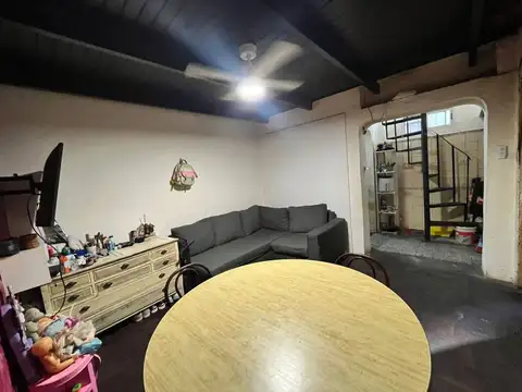 Depto Tipo Casa en Venta en Barrio Naón, USD 98.000