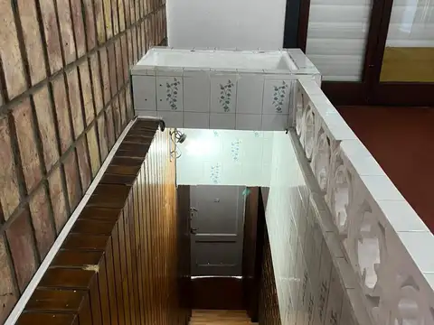 Guaraní 1600, Piso 1