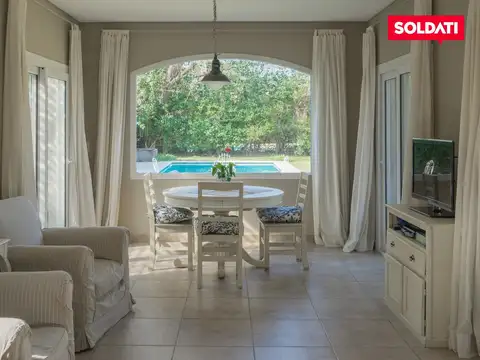 Casa en venta, Pilar, Boulevares