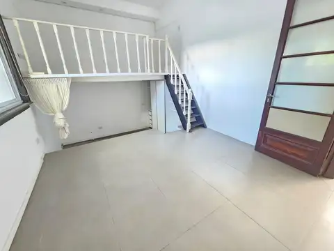 Depto Tipo Casa 4 ambientes con 2 baños