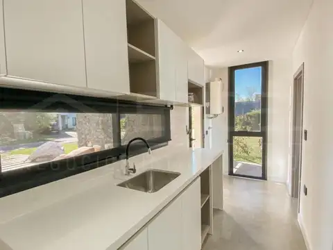 Casa en Alquiler en Los Naranjos, USD 2.800
