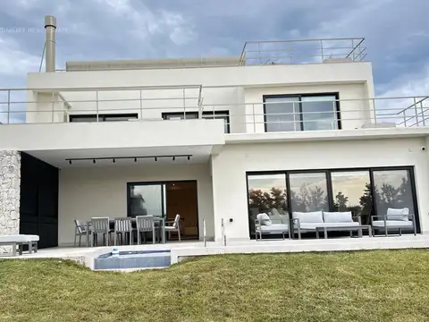 Casa con salida al rio lujan amarra propia Barrio Yacht Nordelta