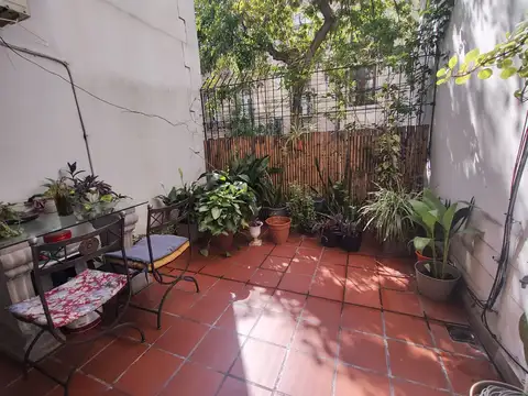 Azcuénaga 1100, Piso 1