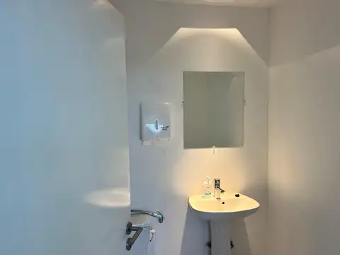 Oficina 3 ambientes con 1 baño