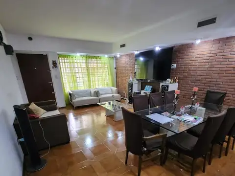 Depto Tipo Casa en Venta de 5 ambientes