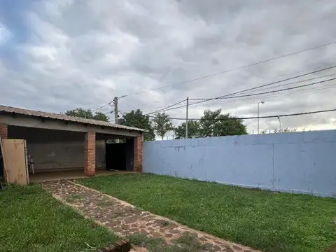 Casa en Alquiler con 1 cochera