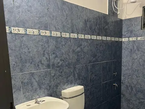 Casa 5 ambientes con 1 baño