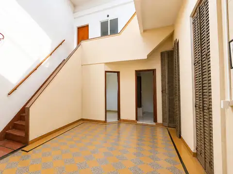 Depto Tipo Casa en Venta en Flores, USD 152.000