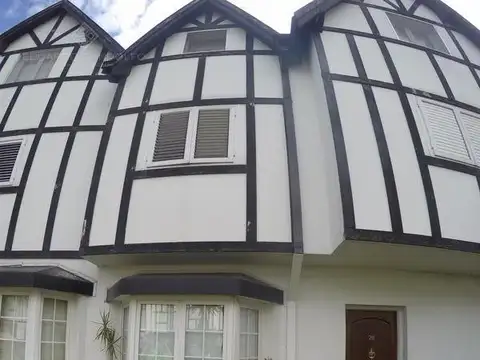 Chalet en excelente barrio cerrado y ubicación - Apto Credito 