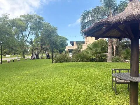 Casa en Alquiler en Puerto Roldan, USD 2.500