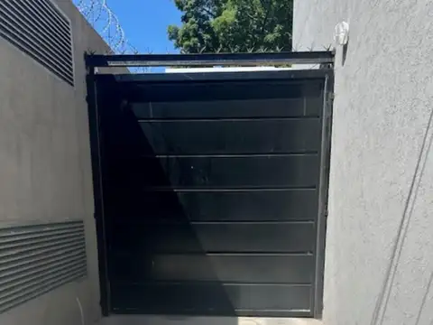 25 De Mayo e/ Coronel Suarez y Tomas Guido