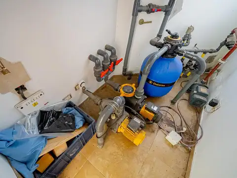 Venta Casa 6 Ambientes con pileta en Ramos Mejía B. Don Bosco